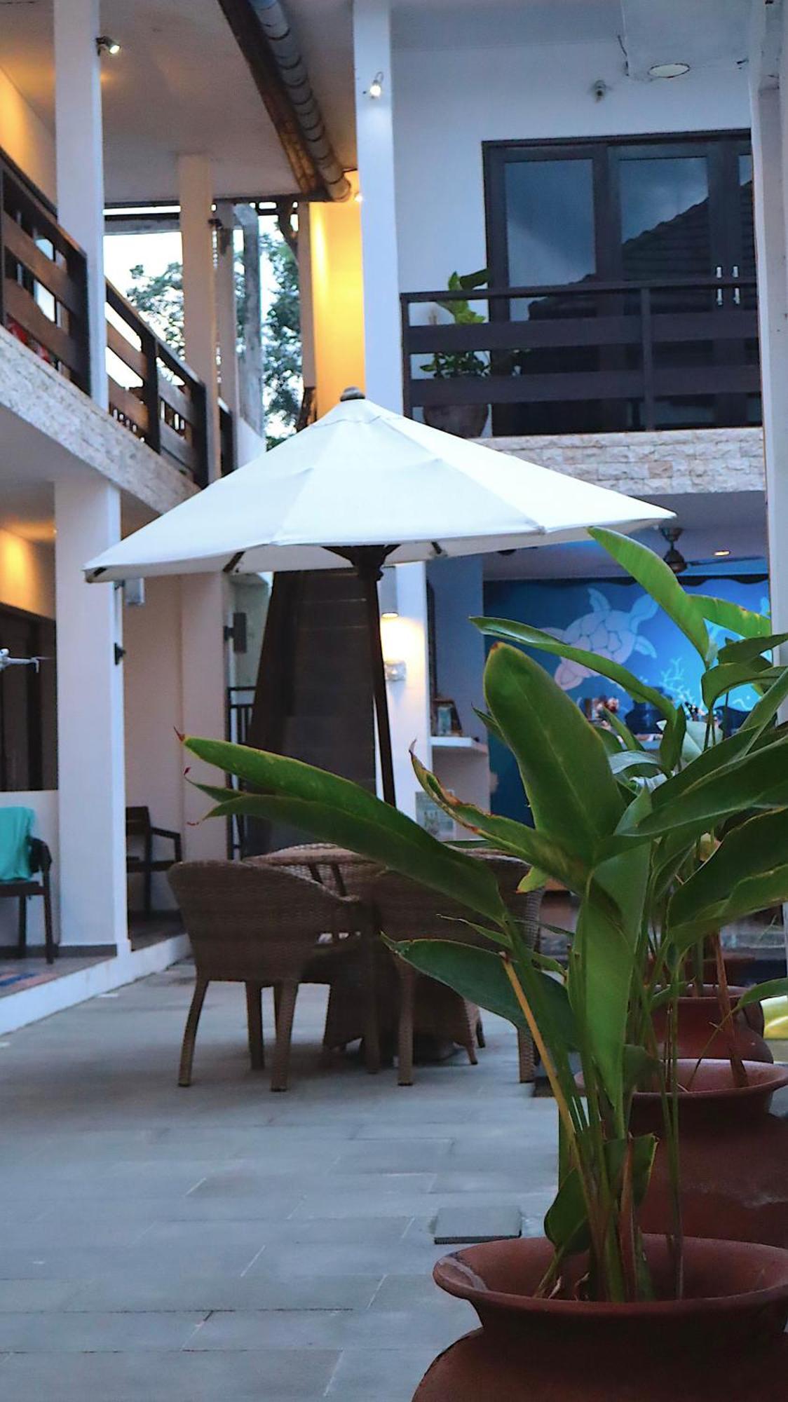 Gili Ocean Club - Adults Only Hotel Джили Трауанган Екстериор снимка